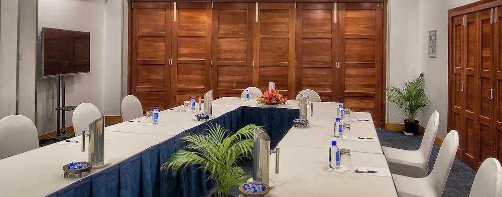 Tanoa Plaza Hotel Сува Экстерьер фото