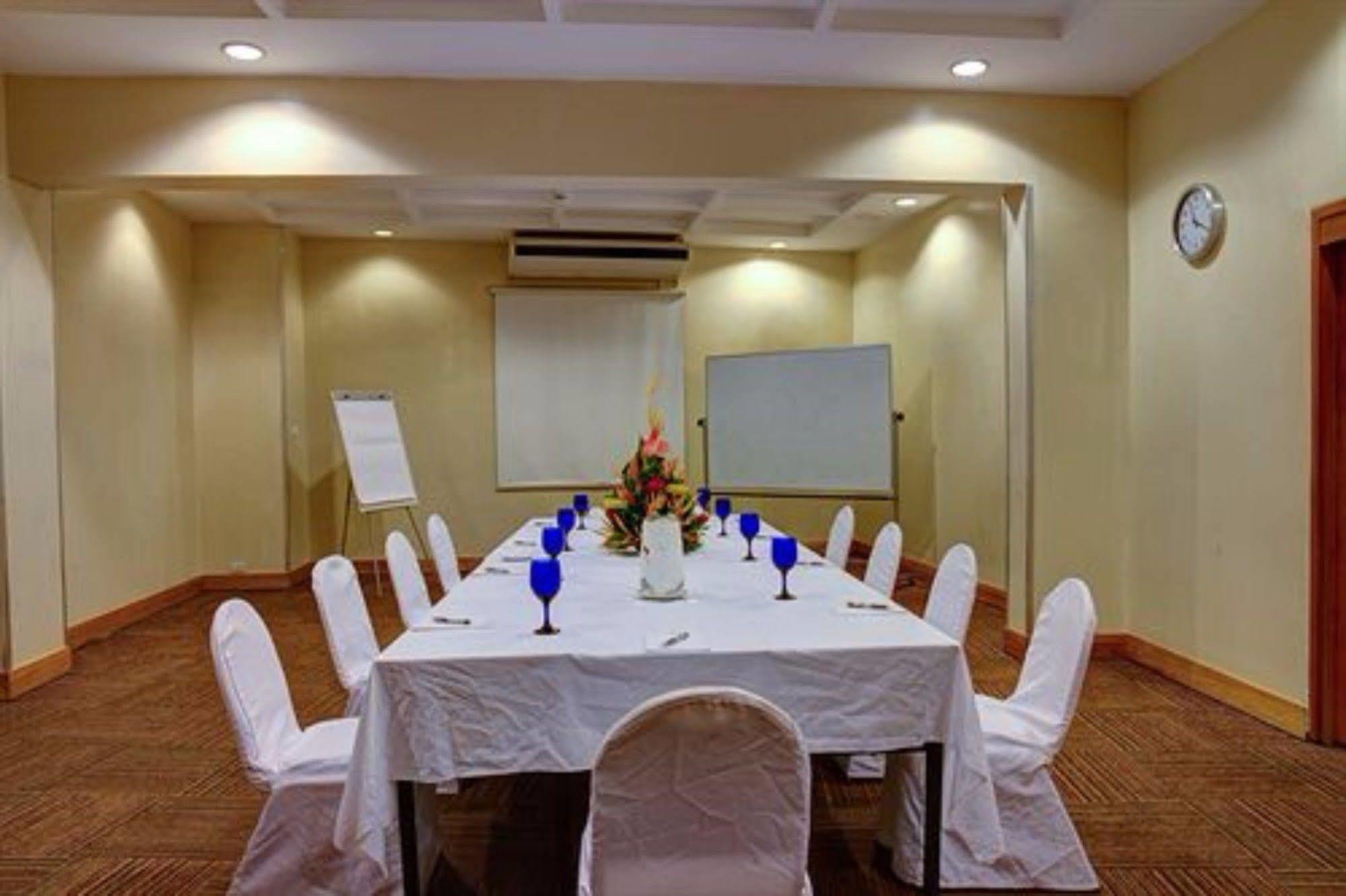 Tanoa Plaza Hotel Сува Экстерьер фото